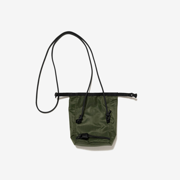 HUGG POUCH TAKES HANDS