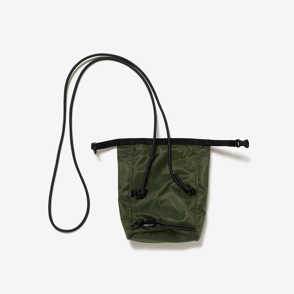 HUGG POUCH TAKES HANDS