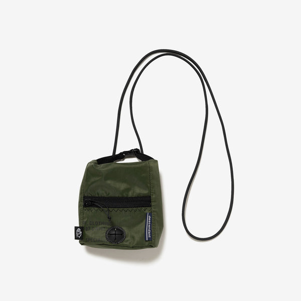 HUGG POUCH TAKES HANDS