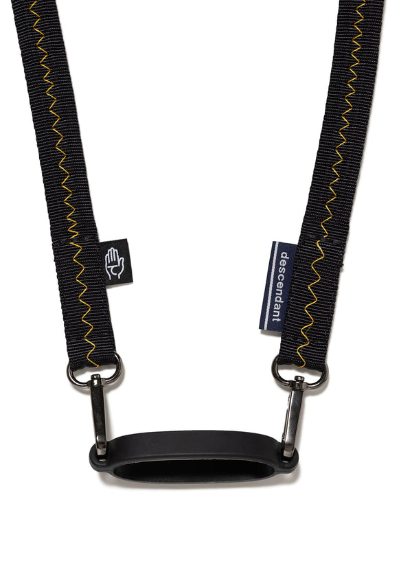 BUNGEE STRAP TAKES HANDS