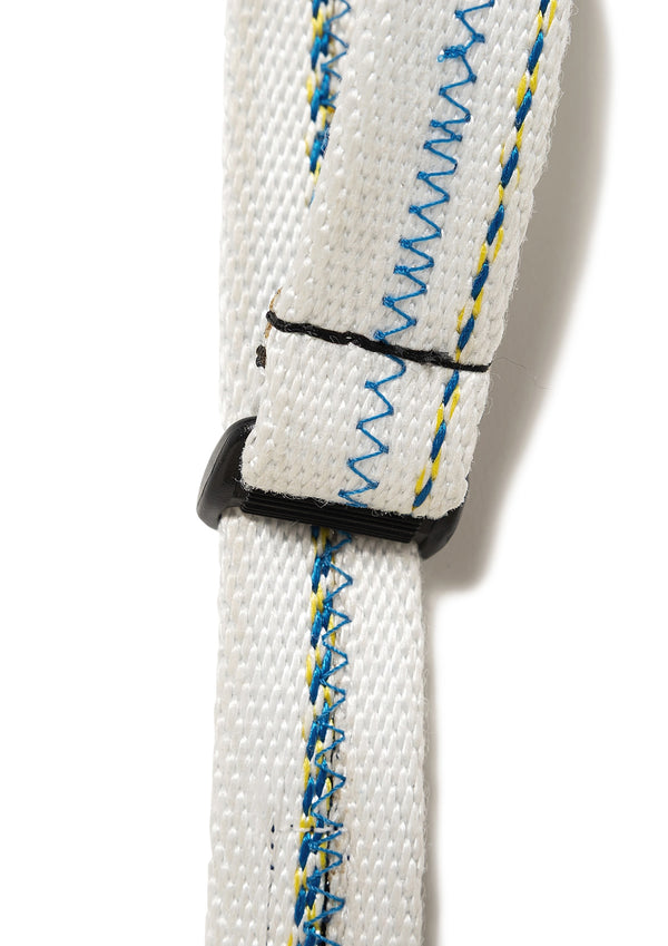 MOORING STRAP TAKES HANDS