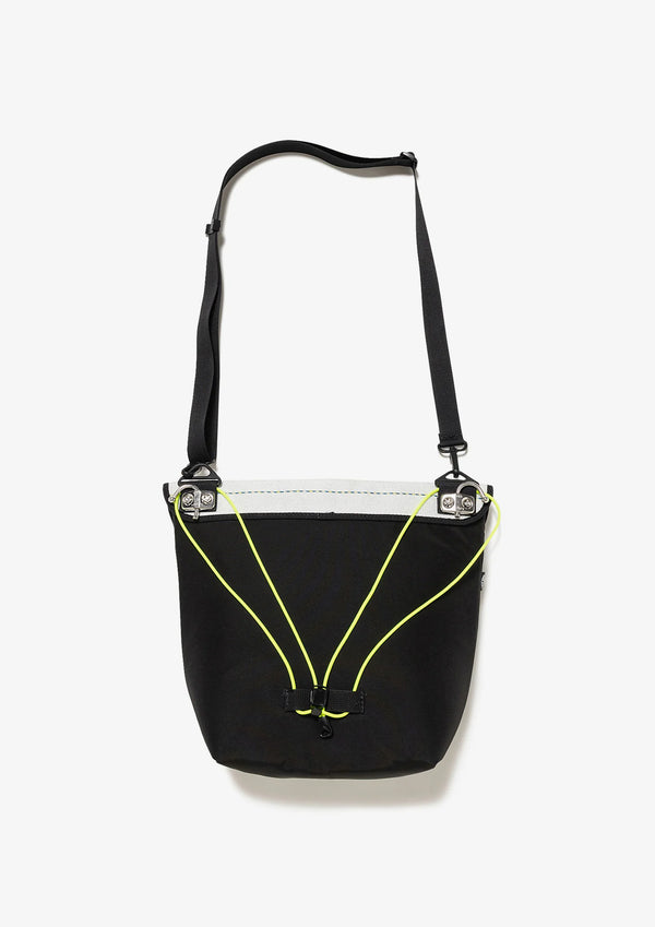 PANNIER BAG TAKES HANDS