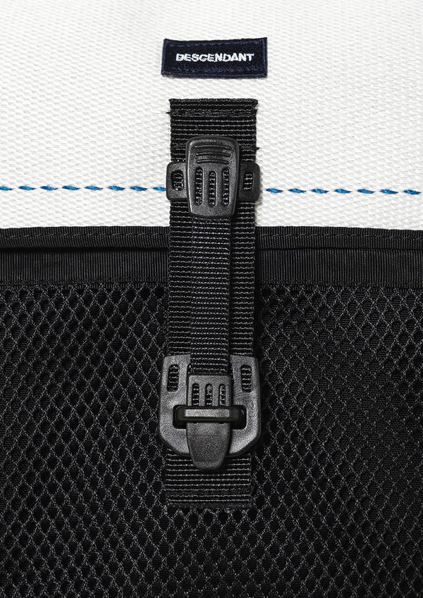 PANNIER BAG TAKES HANDS