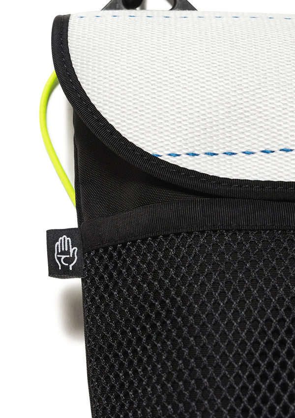 PANNIER BAG TAKES HANDS