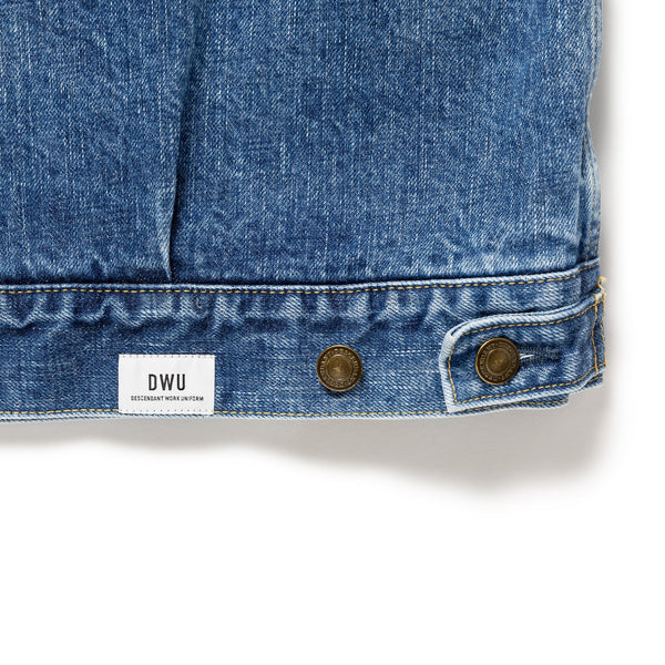 TRUCKER DENIM JACKET